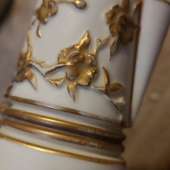 c. 1884 Royal Worcester Patent Metallic Slender Porcelain Pitcher Gold Metallic - Picture 4 of 4